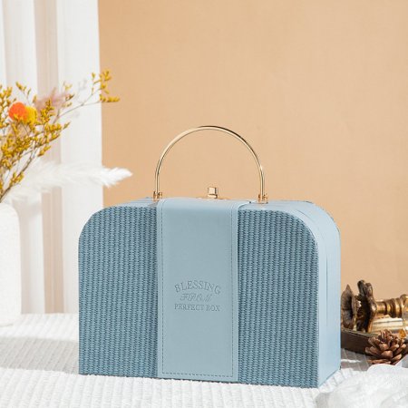 A30-11 صندوق شنتة يد ذهبي